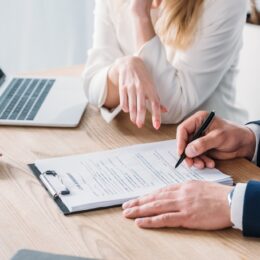 Wpływ posiadania karty kredytowej i limitu w koncie osobistym na zdolność kredytową